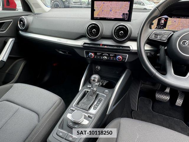 Audi Q2 2017-12 347281-21