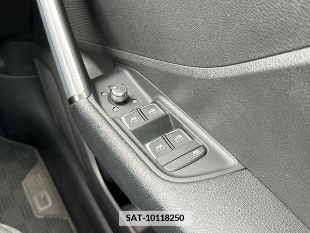 Audi Q2 2017-12 347281-25