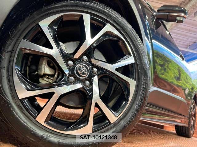 Toyota C-HR 2017-03 326524-12