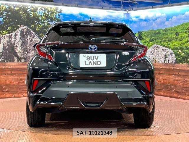 Toyota C-HR 2017-03 326524-15