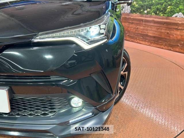 Toyota C-HR 2017-03 326524-13