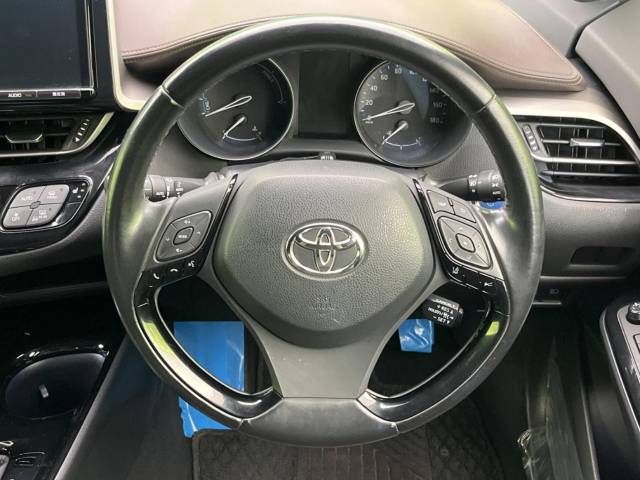 Toyota C-HR 2017-09 184653-11