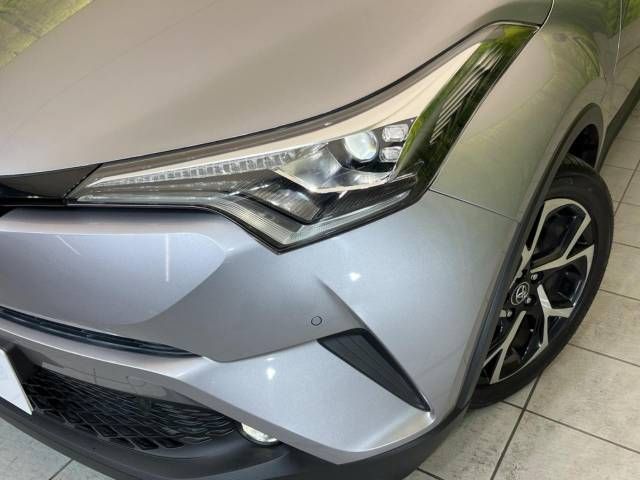 Toyota C-HR 2017-09 184653-12