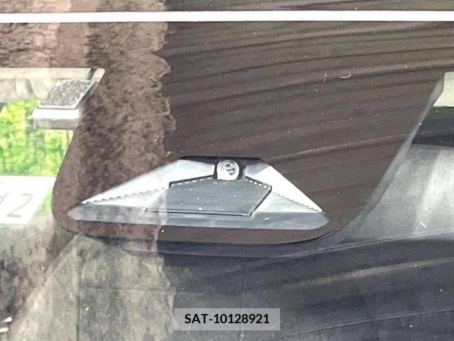 Honda VEZEL 2022-04 369979-4