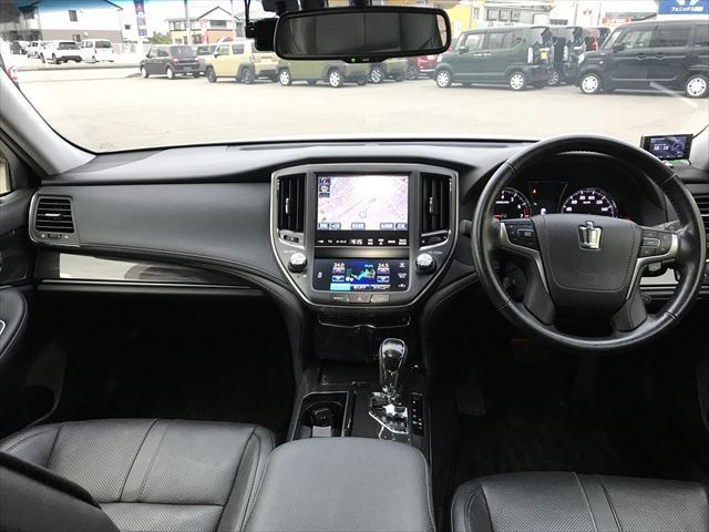 Toyota CROWN SEDAN 2015-09 189802-10