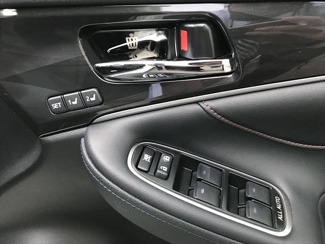 Toyota CROWN SEDAN 2015-09 189802-23