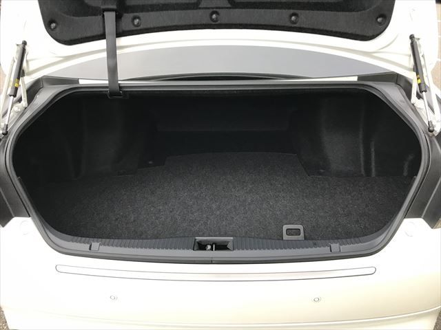 Toyota CROWN SEDAN 2015-09 189802-15