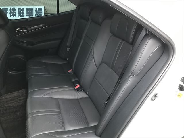 Toyota CROWN SEDAN 2015-09 189802-14