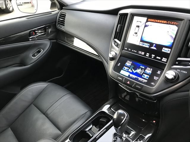 Toyota CROWN SEDAN 2015-09 189802-16