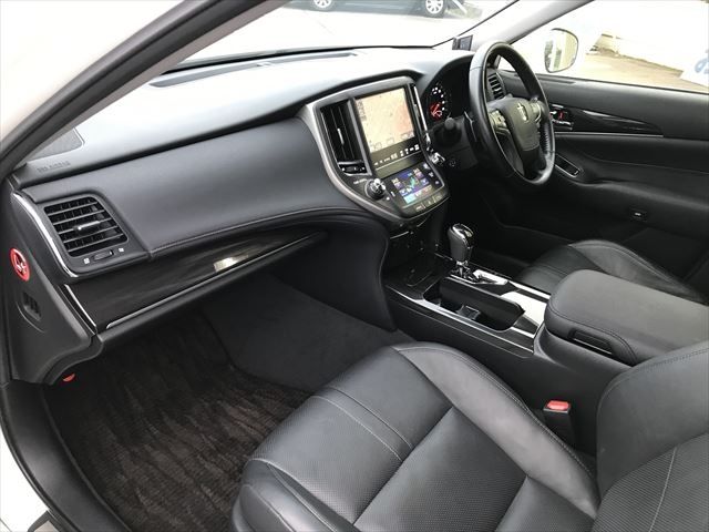 Toyota CROWN SEDAN 2015-09 189802-11