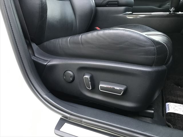 Toyota CROWN SEDAN 2015-09 189802-24