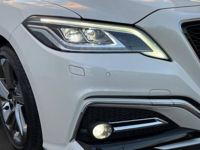 Toyota CROWN SEDAN 2019-03 187298-12