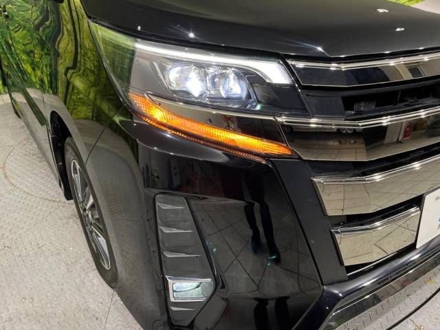 Toyota NOAH 2018-12 196589-13