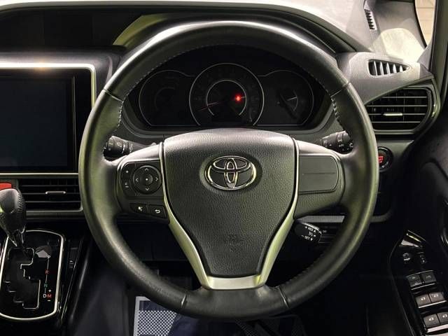 Toyota NOAH 2018-12 196589-12