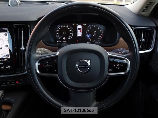 Volvo V90 2017-12 222030-26