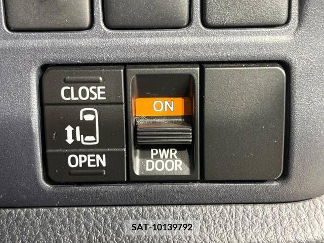 Toyota VOXY 2015-09 321703-4