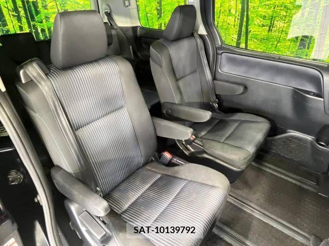 Toyota VOXY 2015-09 321703-8
