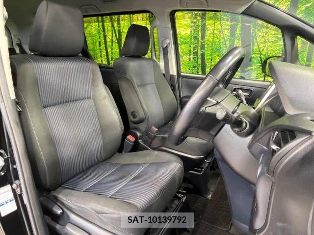 Toyota VOXY 2015-09 321703-7