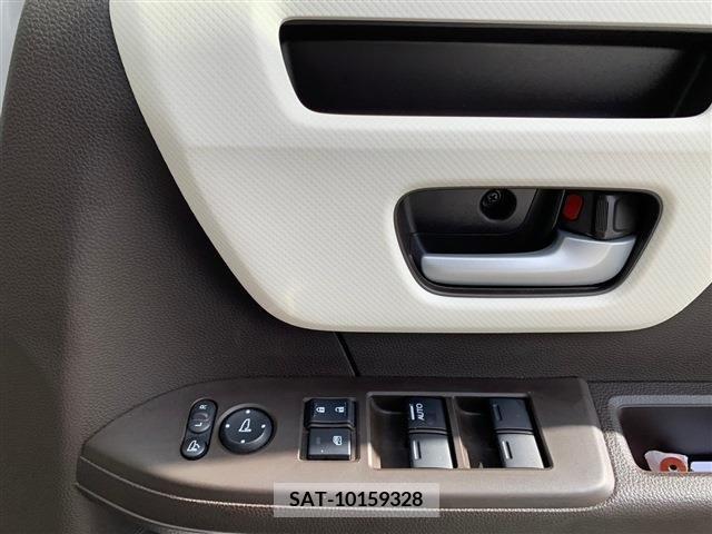 Honda N BOX 2022-11 333861-24