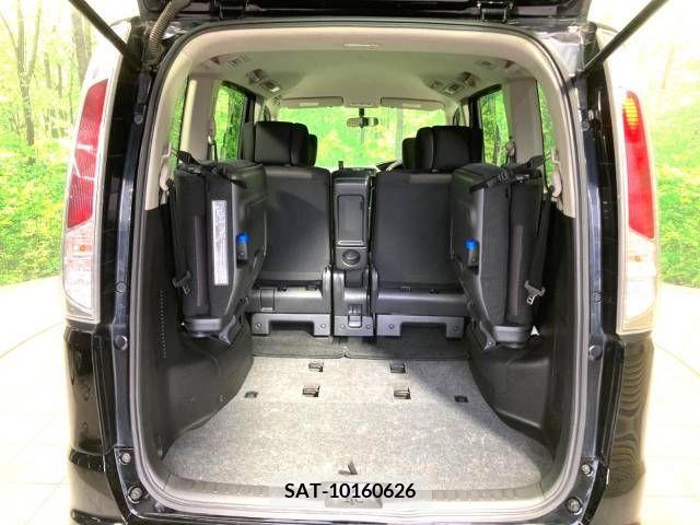 Nissan SERENA 2012-01 382318-11
