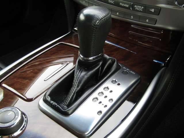 Nissan FUGA HYBRID 2012-07 190282-8