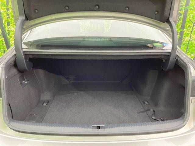 Lexus IS 2015-10 23088-14
