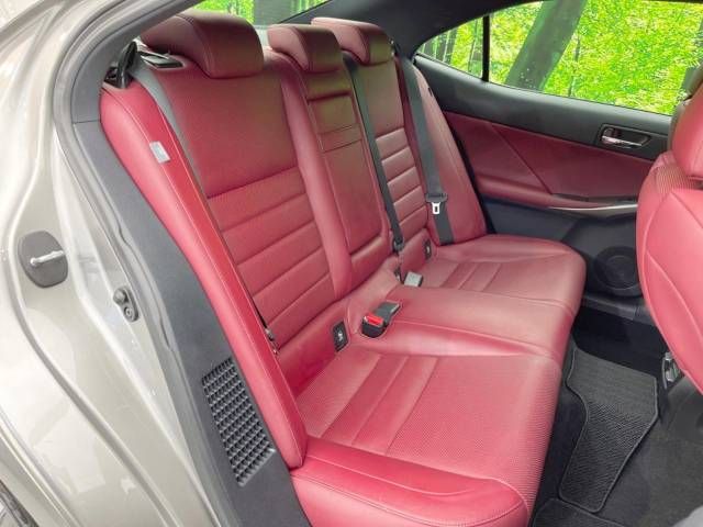 Lexus IS 2015-10 23088-13