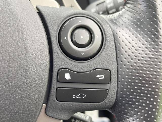 Lexus IS 2015-10 23088-3
