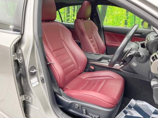 Lexus IS 2015-10 23088-12