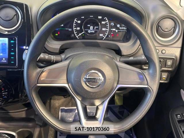 Nissan NOTE 2018-02 305420-11