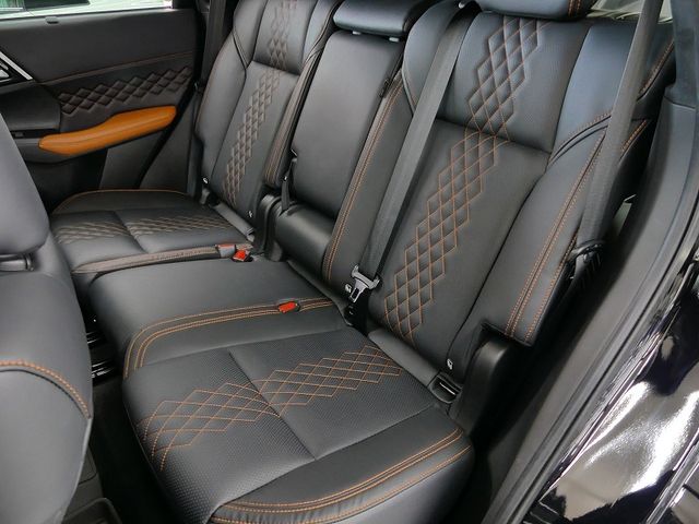 Mitsubishi OUTLANDER PHEV 2022-07 196144-18