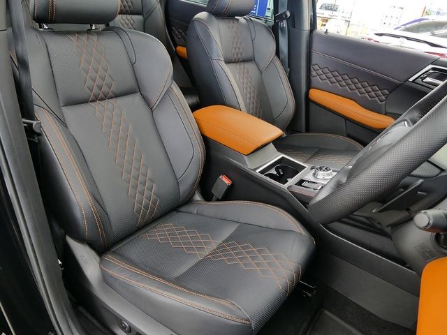 Mitsubishi OUTLANDER PHEV 2022-07 196144-16