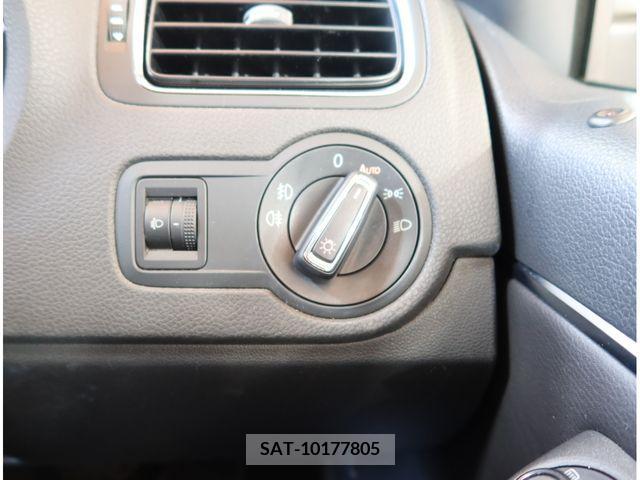VolksWagen POLO 2015-01 289608-16