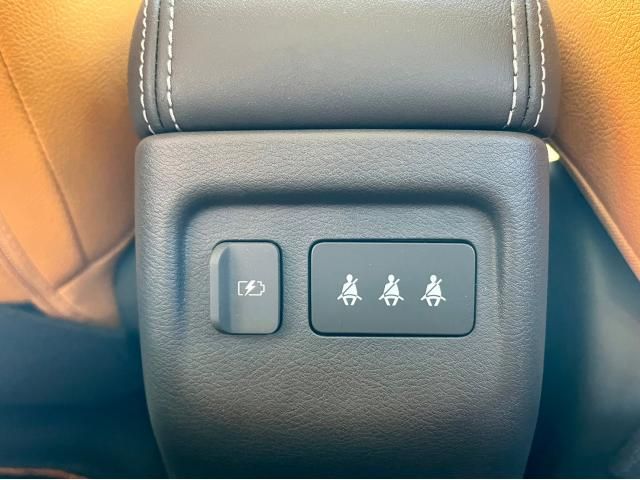 Nissan KICKS 2021-04 185037-15