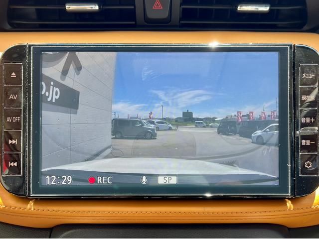 Nissan KICKS 2021-04 185037-13