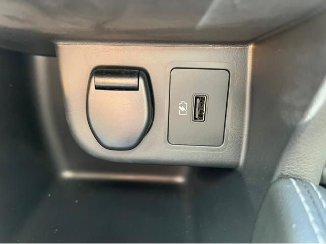 Nissan KICKS 2021-04 185037-19