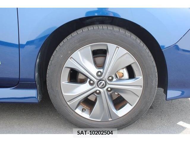 Nissan LEAF 2019-09 352780-11
