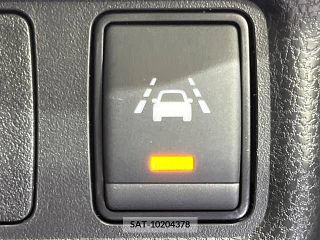 Nissan NOTE 2018-03 383076-6