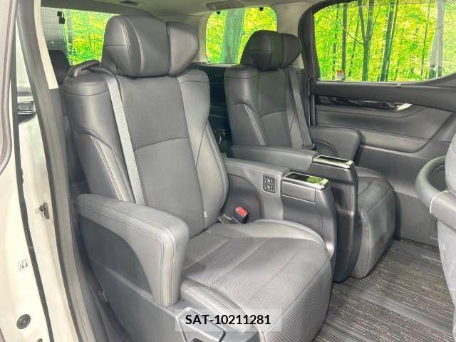Toyota ALPHARD 2023-01 299590-6