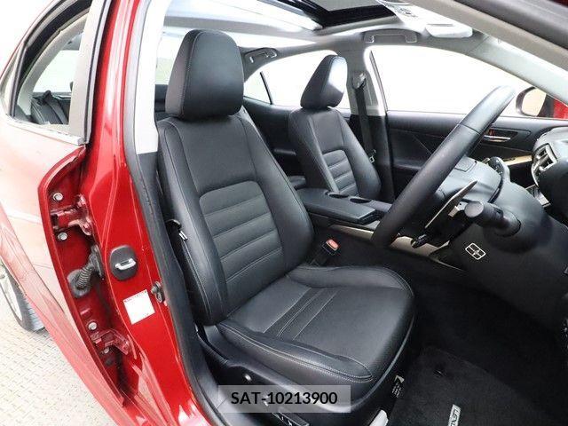 Lexus IS 2013-05 276027-3