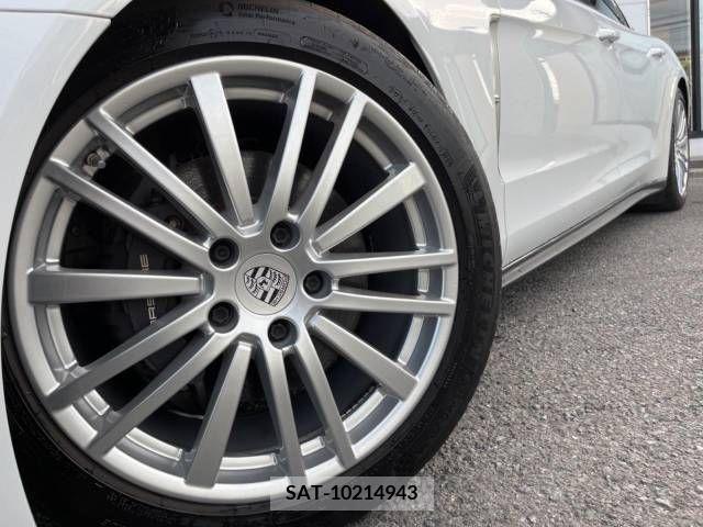 Porsche PANAMERA 2018-11 372228-14