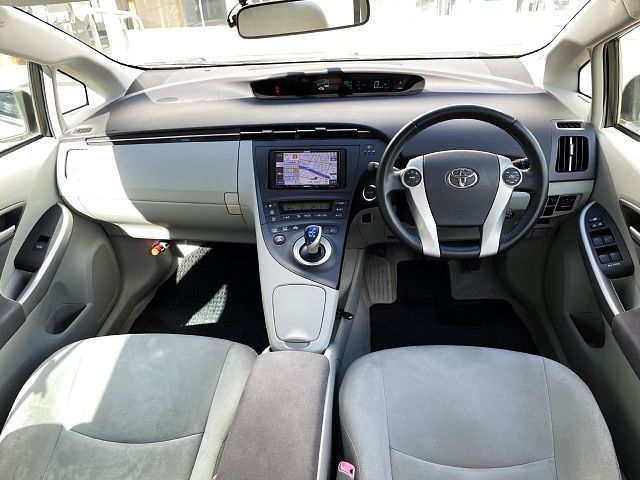 Toyota PRIUS 2010-02 183537-1