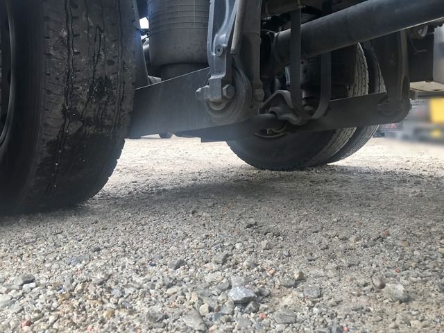 Nissan QUON 2017-12 6925-15