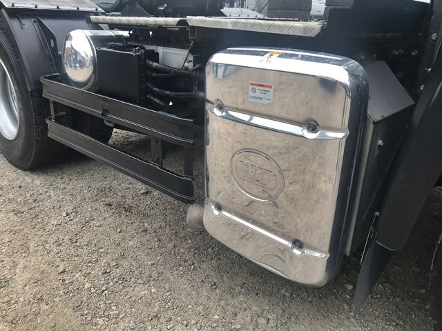 Nissan QUON 2017-12 6925-12