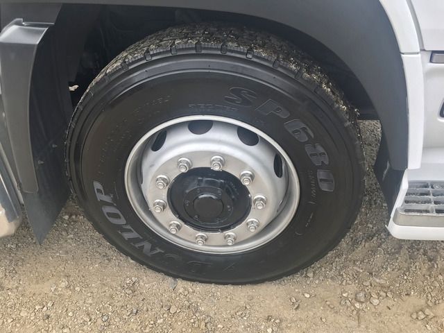 Nissan QUON 2017-12 6925-10