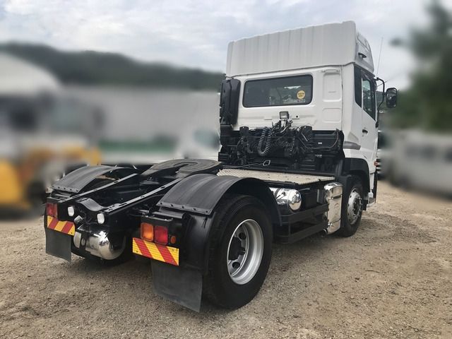 Nissan QUON 2017-12 6925-5