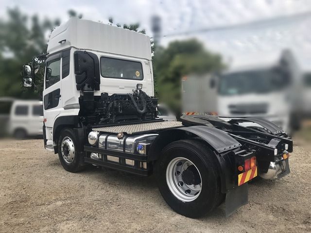Nissan QUON 2017-12 6925-4