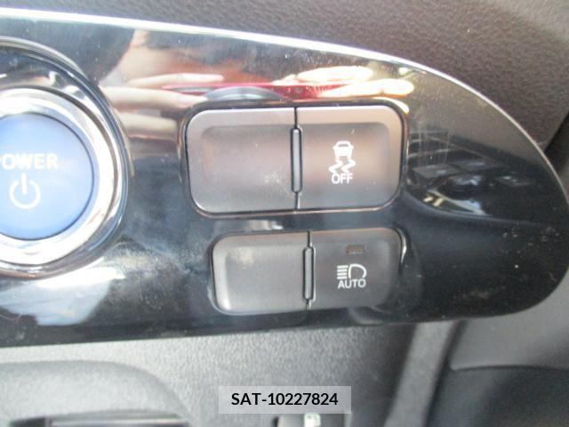 Toyota PRIUS 2018-01 328884-8