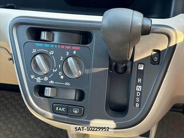 Toyota PASSO 2016-07 348601-6