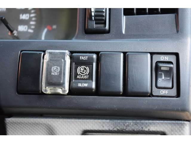 Isuzu ELF TRUCK 2009-11 10282-9